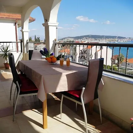 Libe With Sea View Apartman Trogir