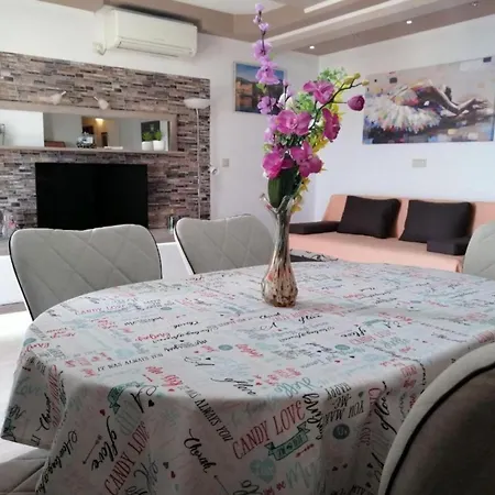 Apartman Libe With Sea View Trogir