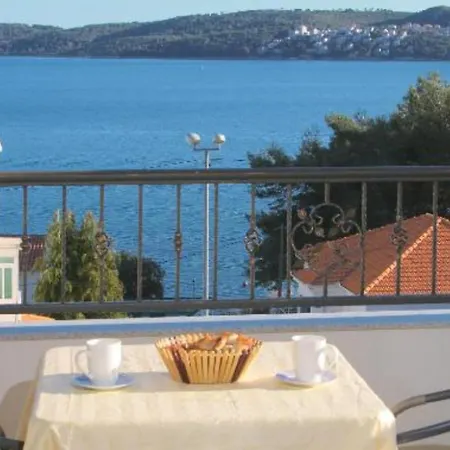 Libe With Sea View Τρογκίρ