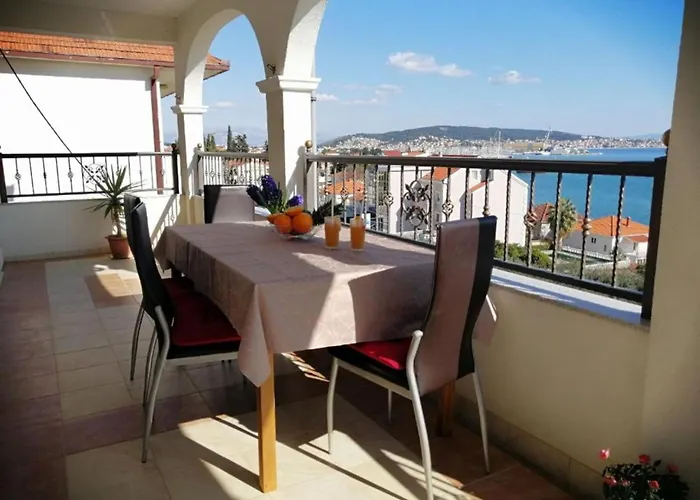 Libe With Sea View Apartamento Trogir